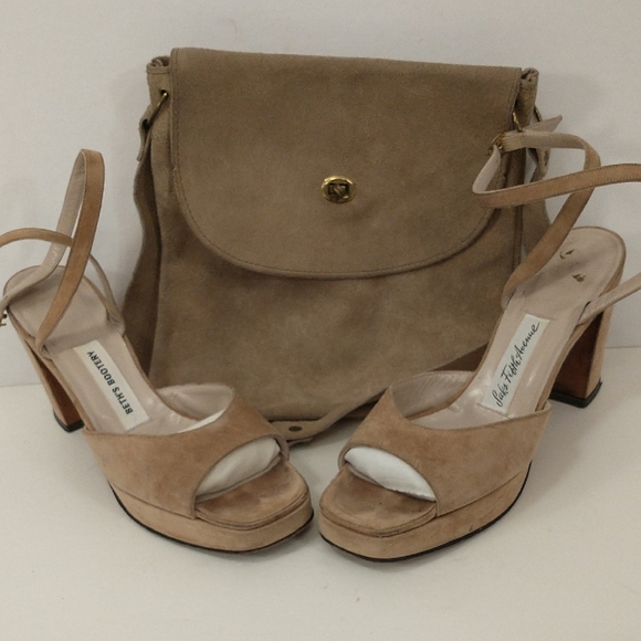 Vintage 70s Suede Platform Heels Beige Tan w/ Purse Beth's Bootery Classy Hippie